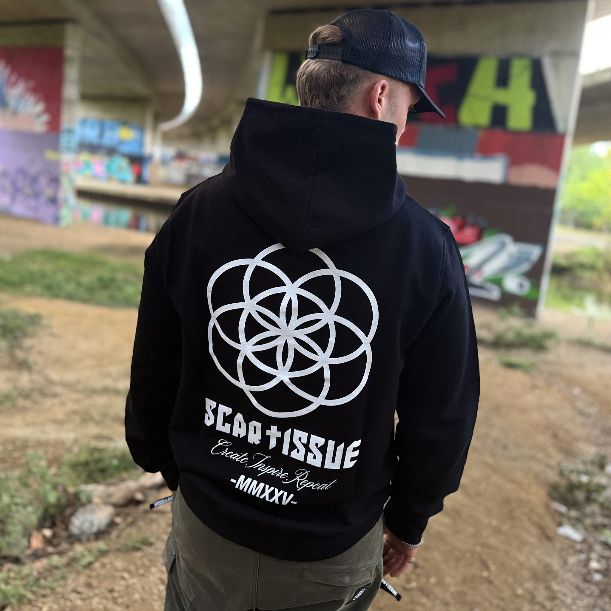 Core Noir Hoodie