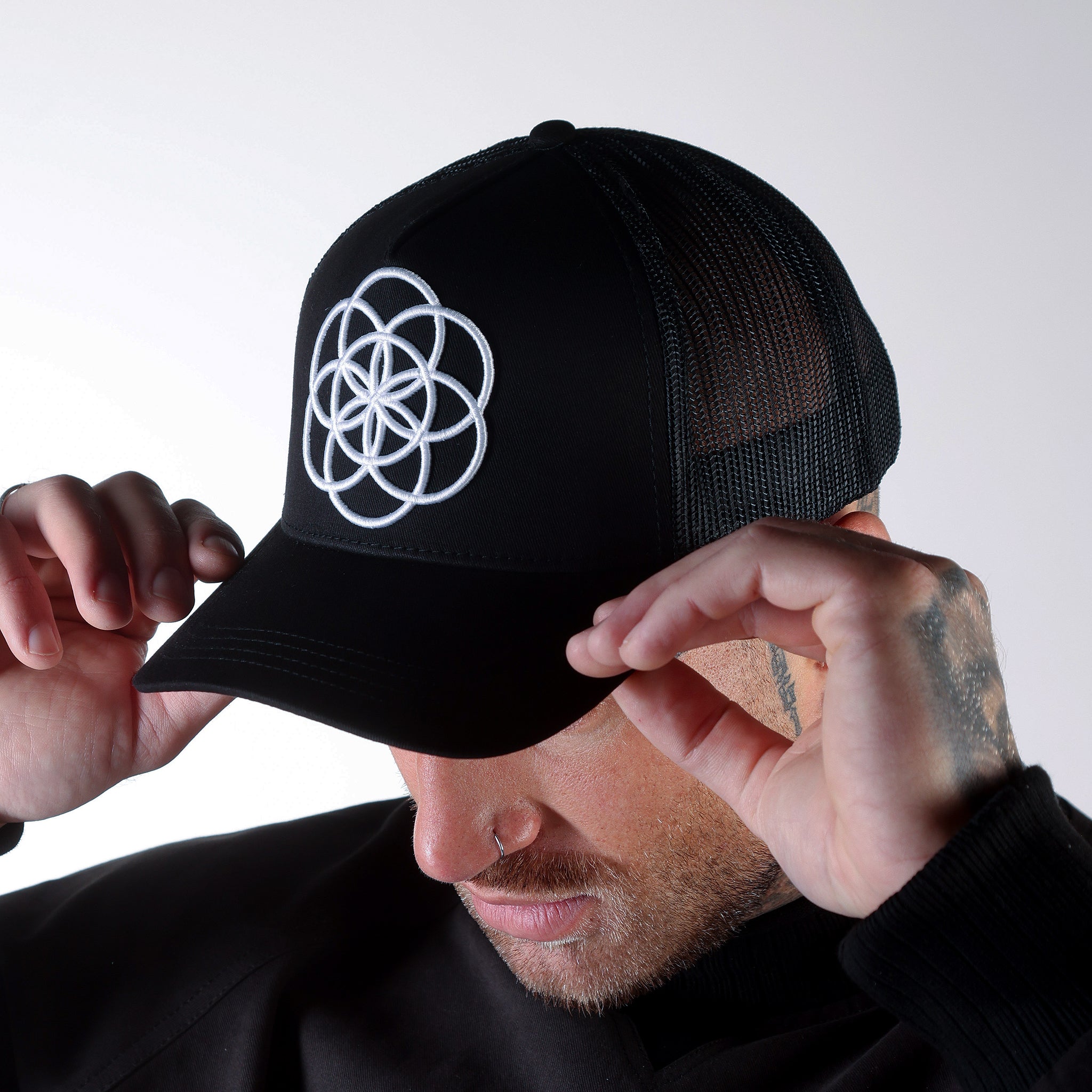 Core Noir Trucka Hat